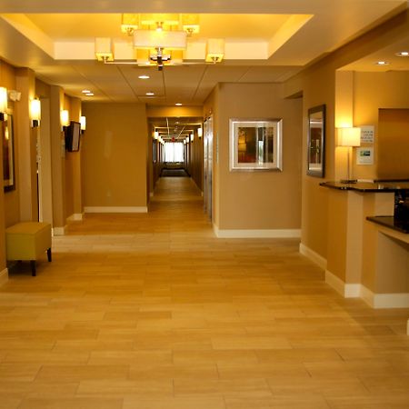 Holiday Inn Express & Suites Marion Northeast By Ihg Bagian luar foto