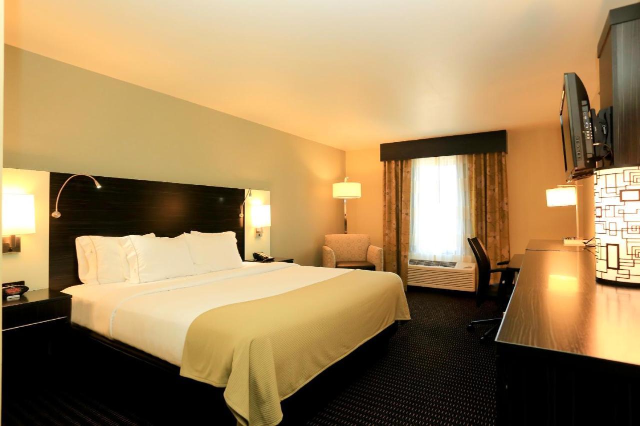 Holiday Inn Express & Suites Marion Northeast By Ihg Bagian luar foto