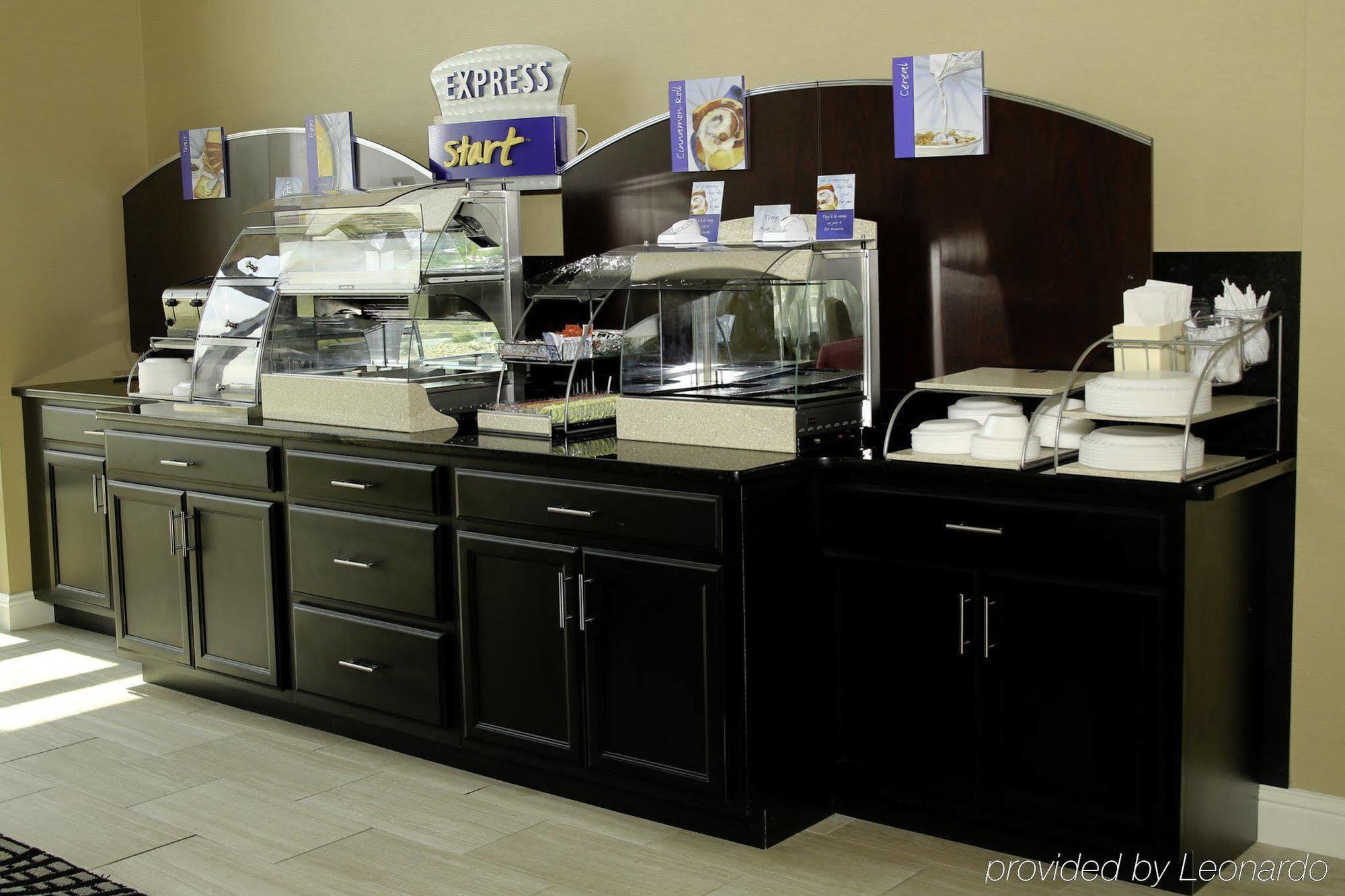 Holiday Inn Express & Suites Marion Northeast By Ihg Bagian luar foto